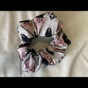 Hair scrunchie elastic